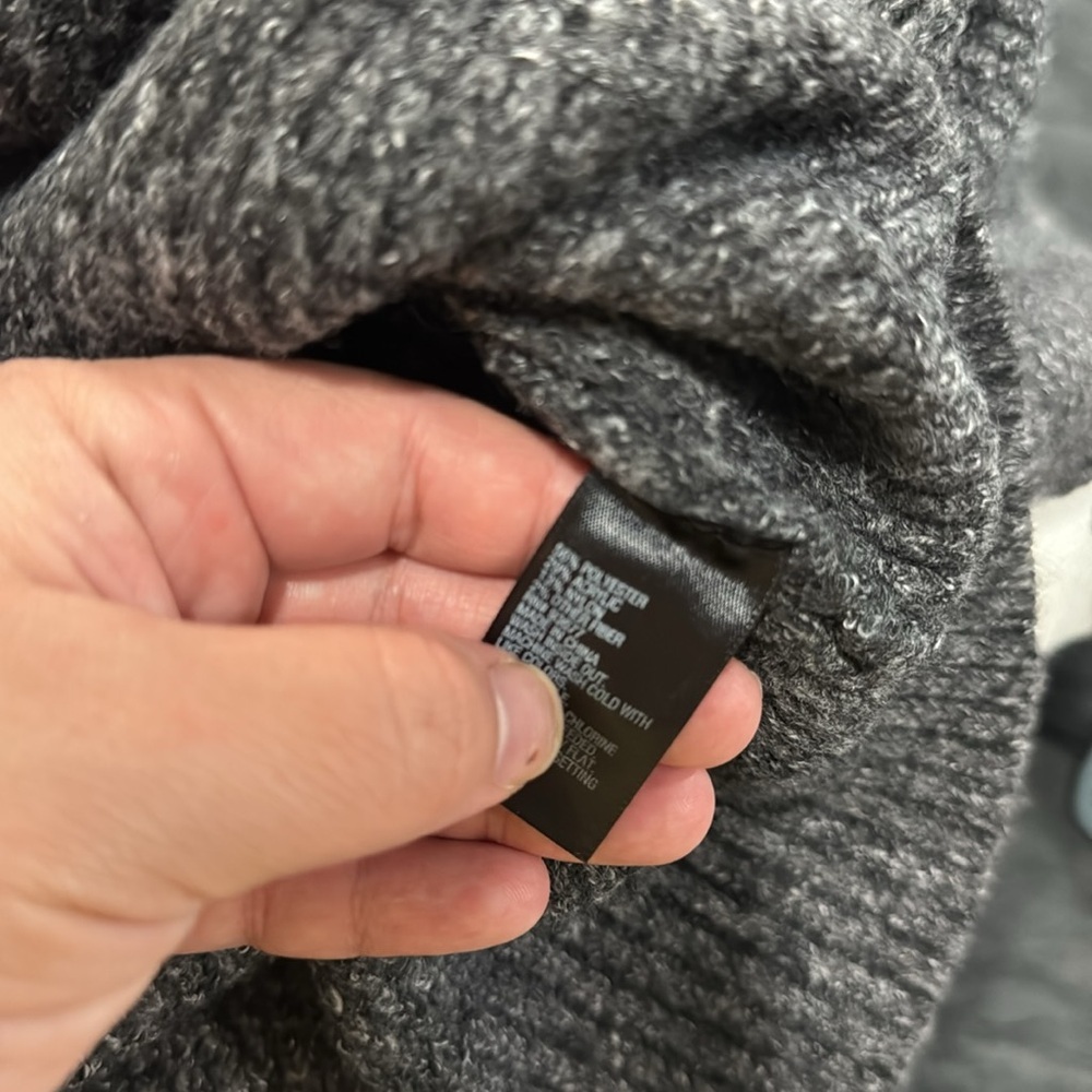 Sweater - Picture 4 of 4